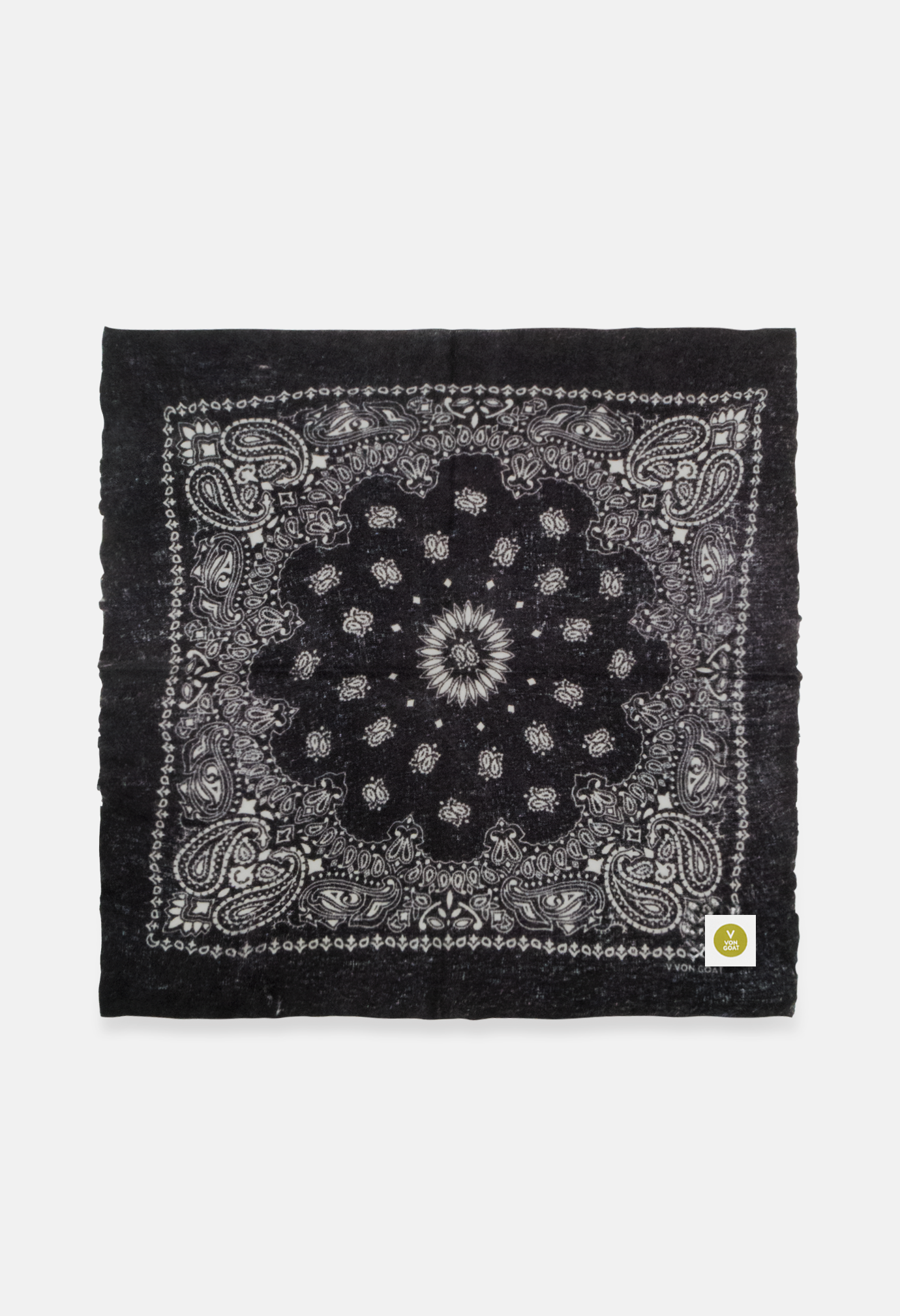 Kaschmir Dreieckstuch Bandana Paisley V in Schwarz und Weiss von V VON GOAT perfektes Geschenk Paisley Muster Cashmere Tuch für Damen handgefertigt in Nepal
