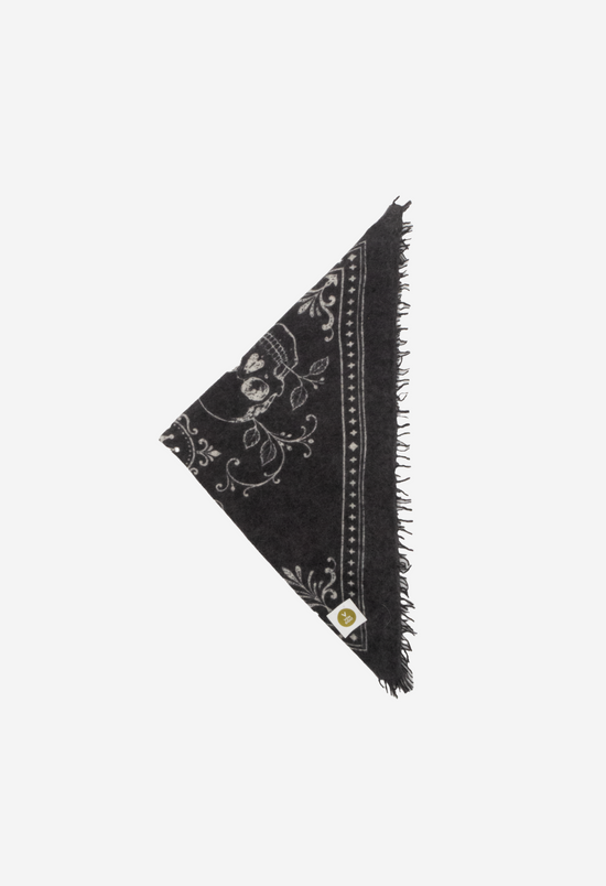 Bandana Skulls Black/White with Fringes