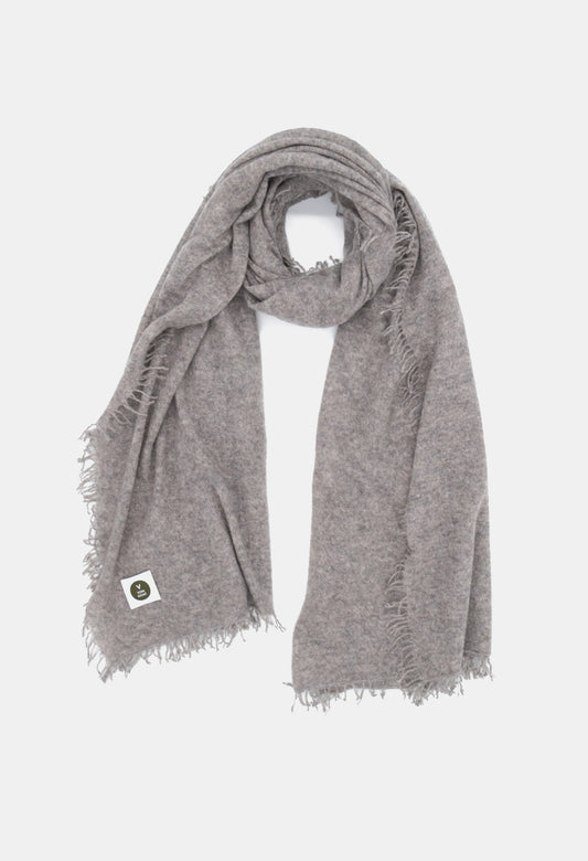 V Von Goat Kaschmir-Schal mit Fransen im Melange-Stil in den Farben Grau aus reiner Cashmere-Wolle auf weißem Untergrund.