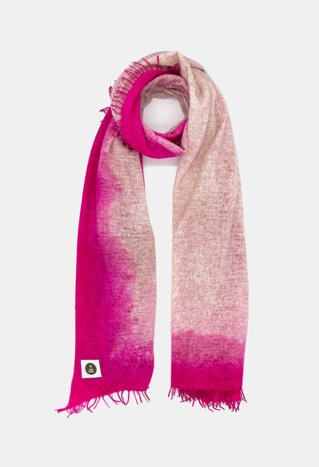 V Von Goat Kaschmir-Schal mit Fransen im Roundsprayed-Stil in den Farben Neon Pink und Beige aus reiner Cashmere-Wolle auf weißem Untergrund.