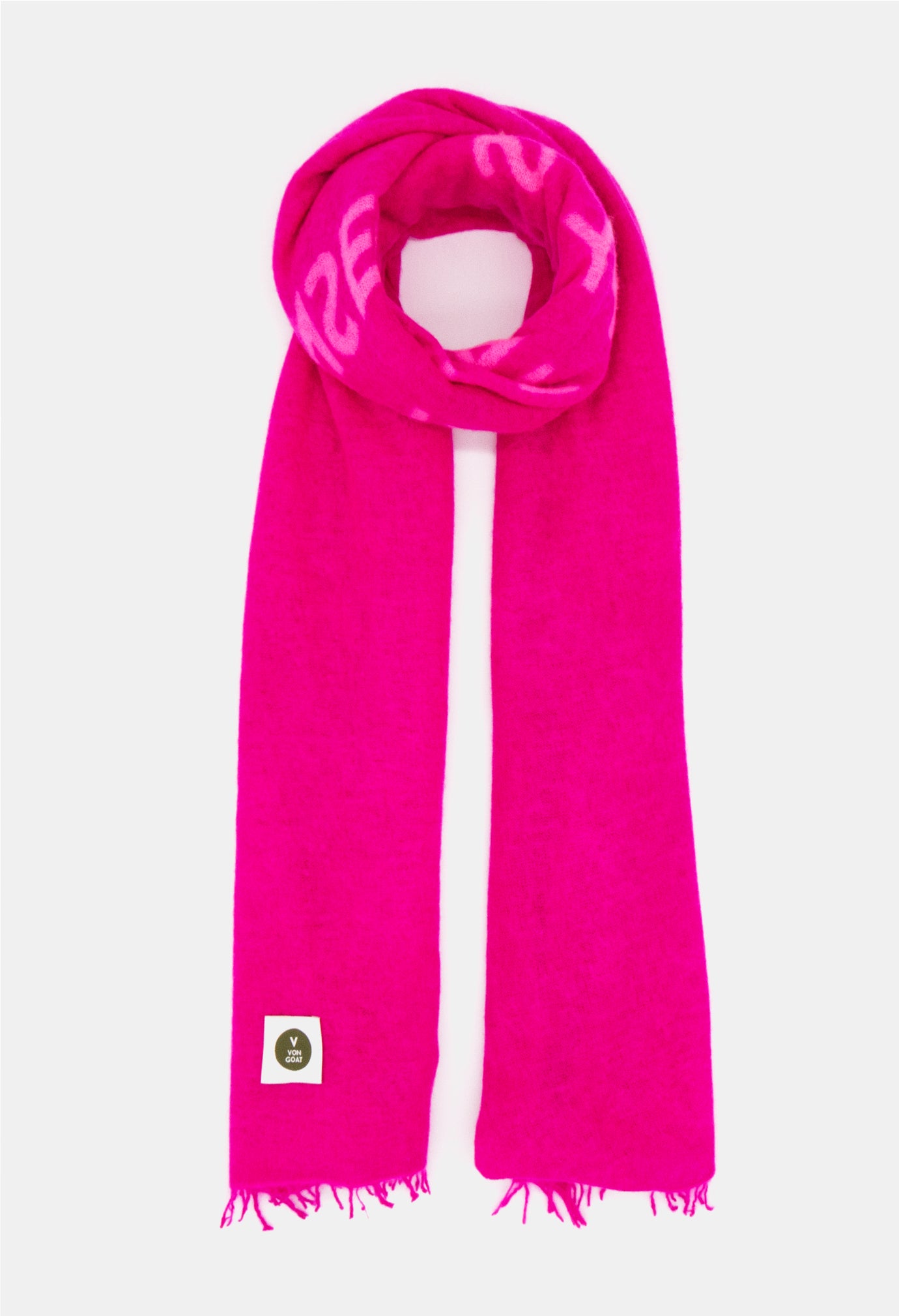 V Von Goat Kaschmir-Schal mit Fransen im Letters-Stil in den Farben Neon Pink aus reiner Cashmere-Wolle auf weißem Untergrund.